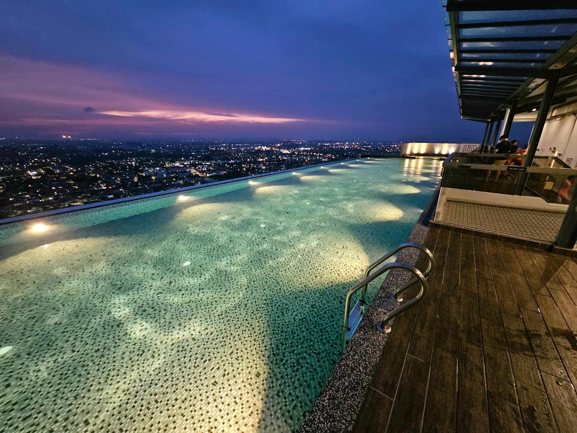Quartz Paragon Suites Melaka By Ggm Dış mekan fotoğraf